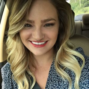 Meet your Posher, Emelie